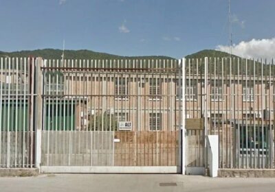 Carcere di Fuorni detenuto salva un compagno dal suicidio