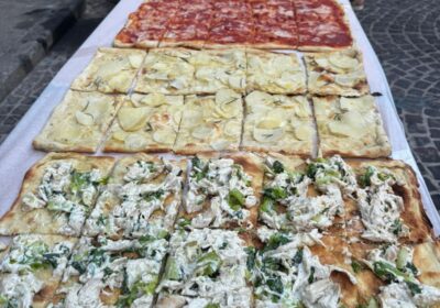 Cento metri di pizza per battere i disturbi alimentari