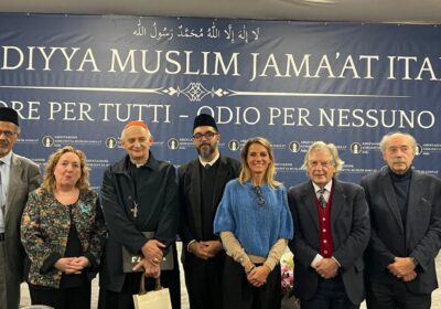 A San Pietro in Casale un incontro storico tra il Cardinale Matteo Zuppi e la Comunità Musulmana Ahmadiyya d’Italia